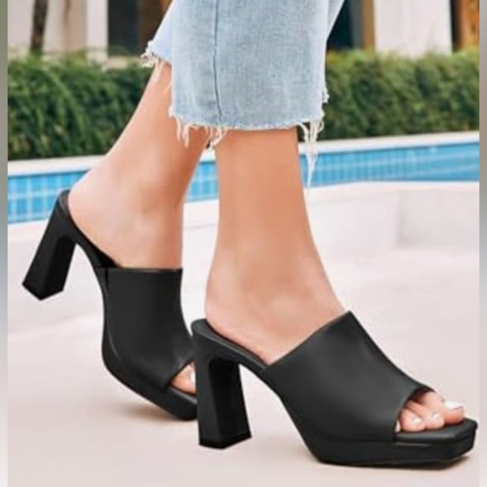 Tricia Lucia Platform sandals